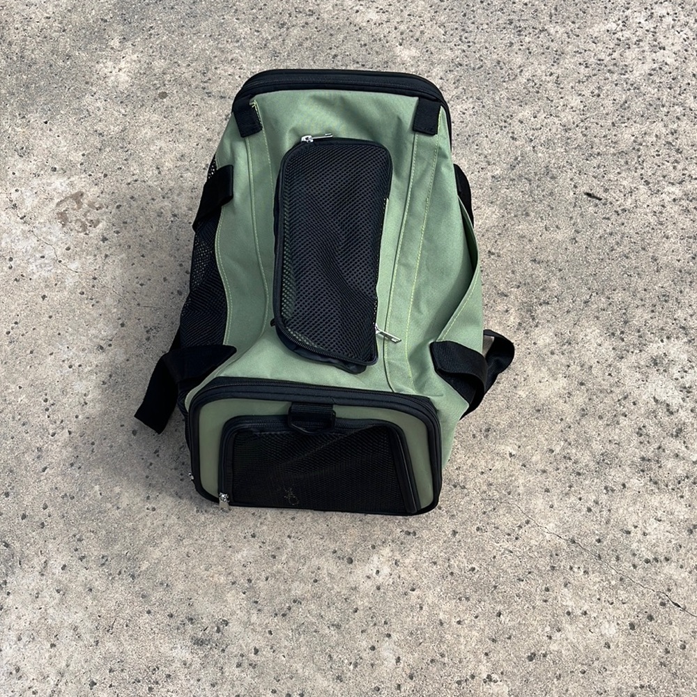 Dog carrier